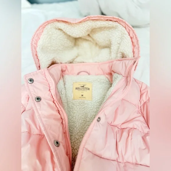 Hollister Pink Puffer Jacket with Hood - Picture 4 of 10